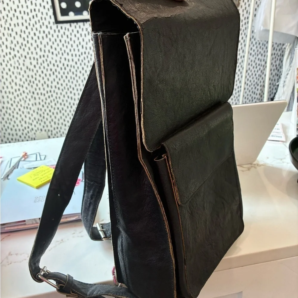 Gutsy Nomad Black Leather Bag